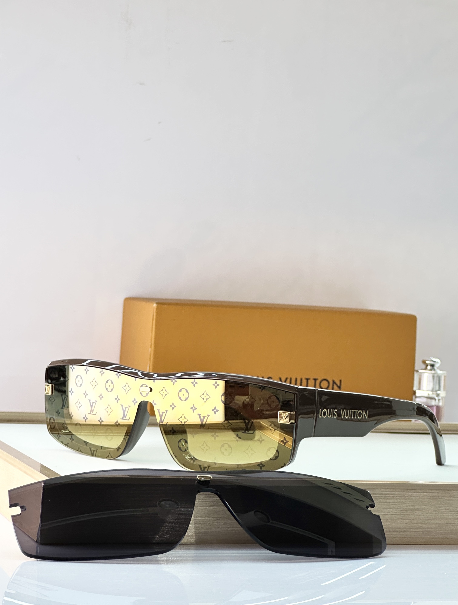 LOUIS VUITTO*MODEL：Z2057ESIZE：145口0-140