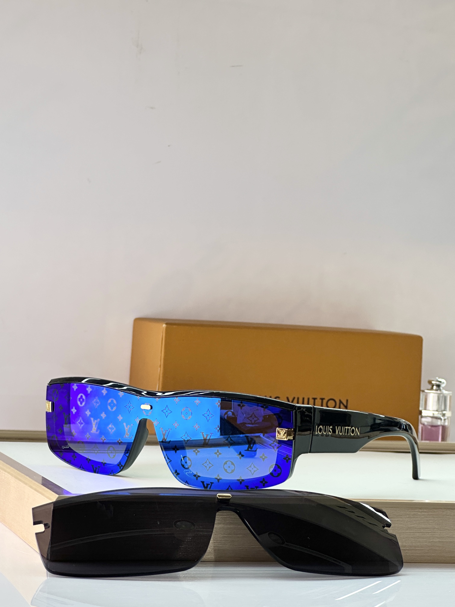 LOUIS VUITTO*MODEL：Z2057ESIZE：145口0-140