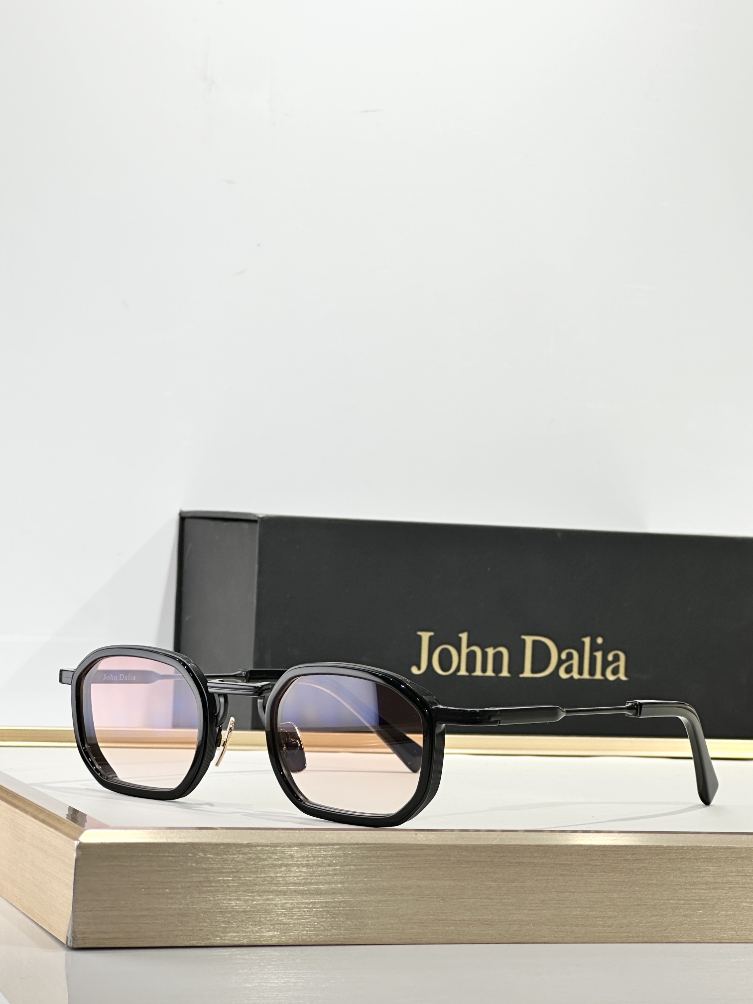 John DaliaMODEL：JEAN SIZE：43口25-145盒子另计