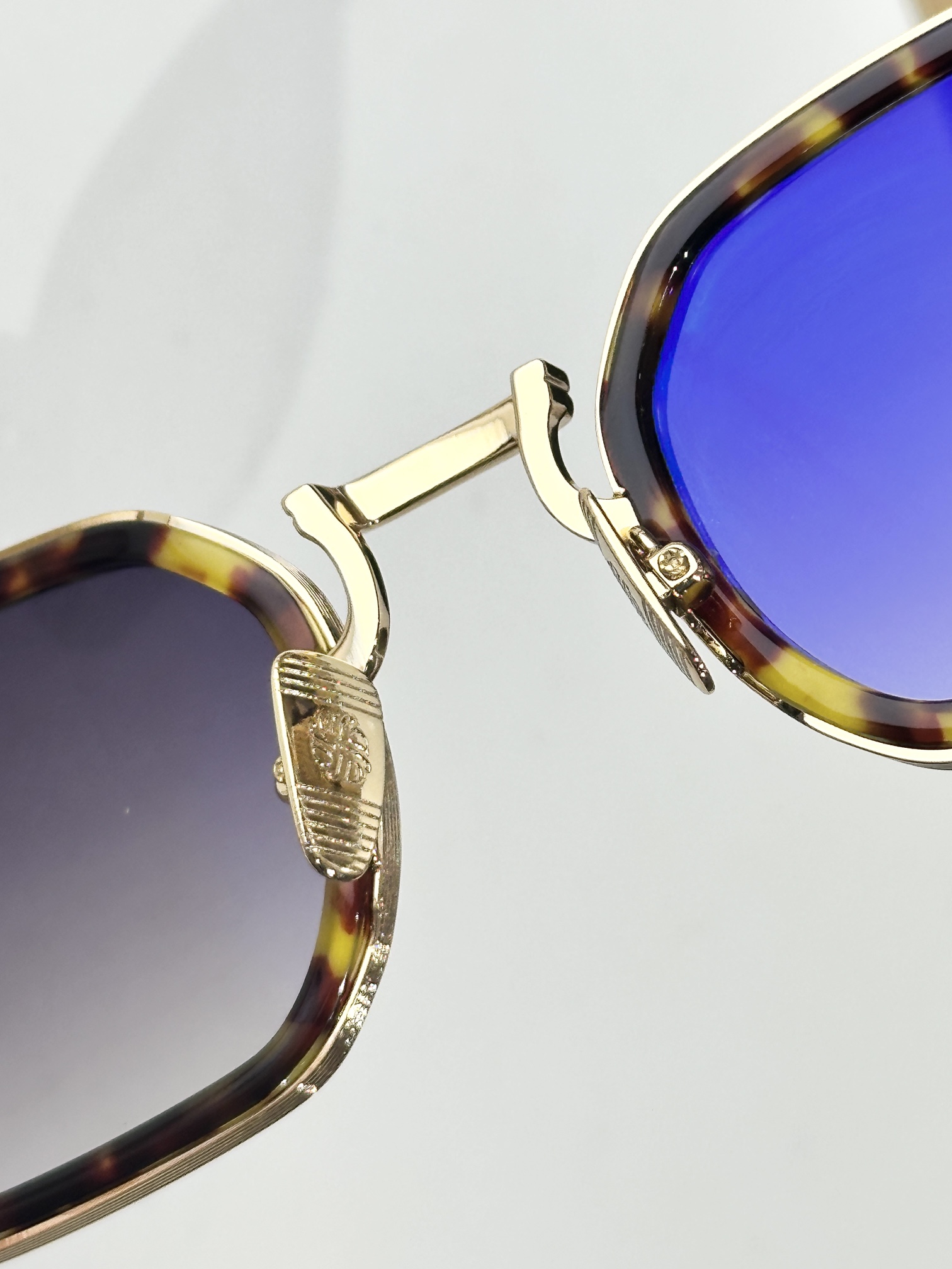 John DaliaMODEL：JEAN SIZE：43口25-145盒子另计