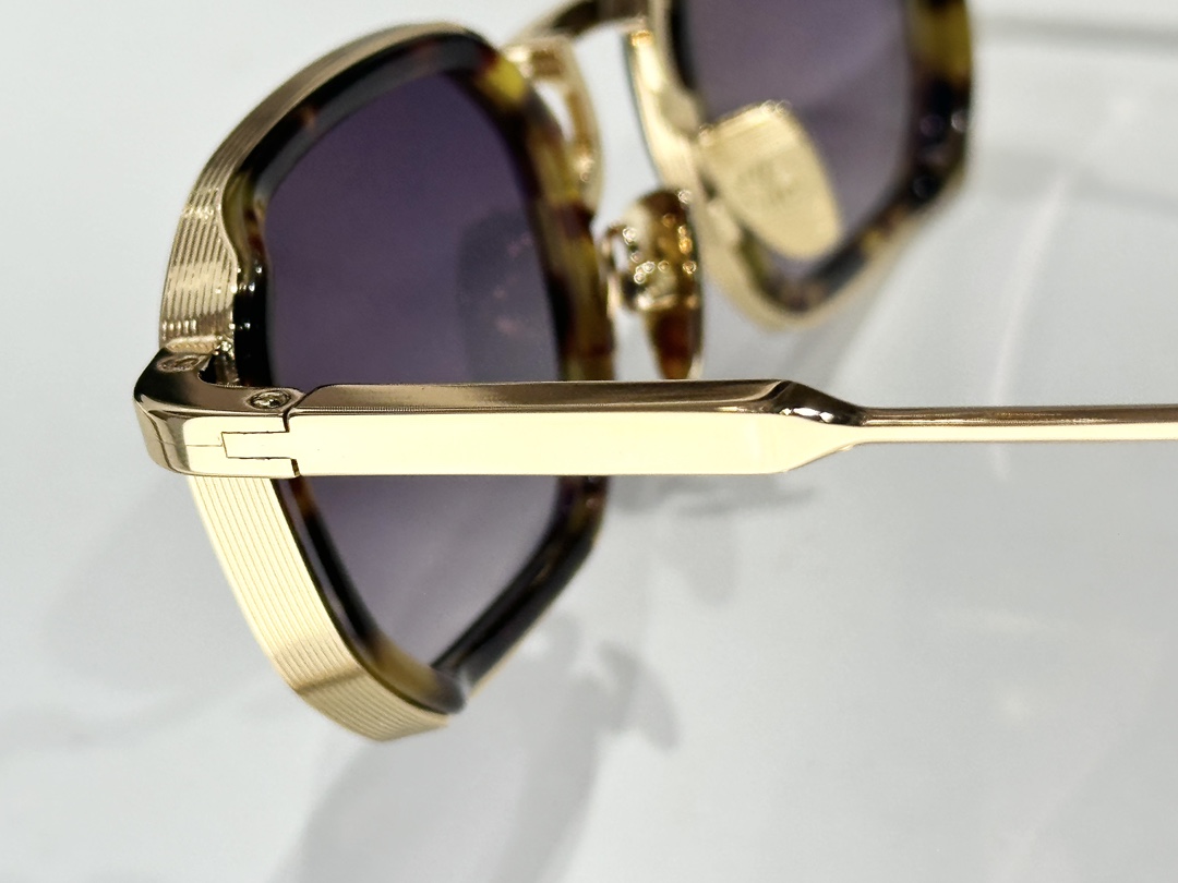 John DaliaMODEL：JEAN SIZE：43口25-145盒子另计