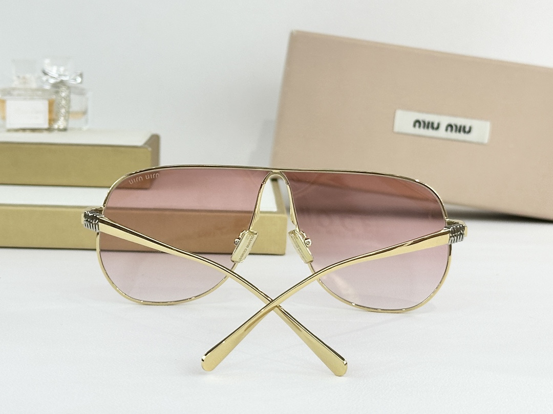 MIU MI* MOD：SMUA56Size：66口2 140