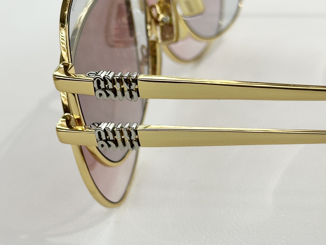 MIU MI* MOD：SMUA56Size：66口2 140