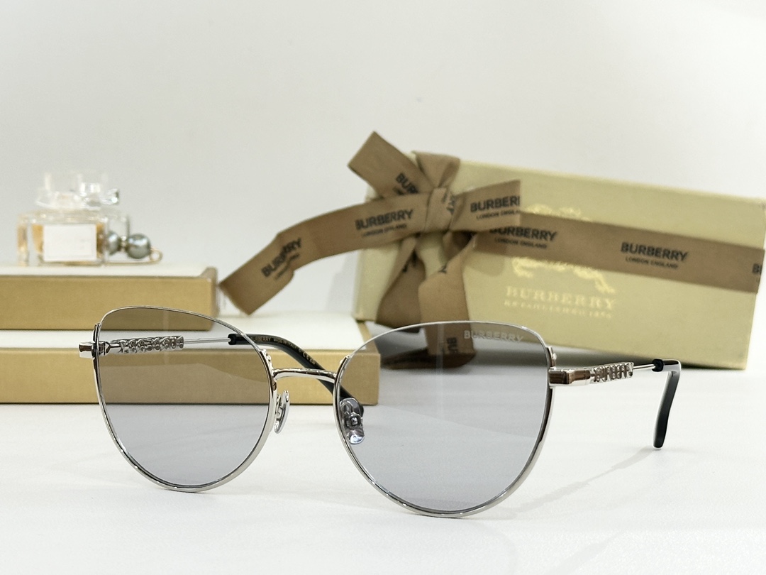 Burberr*Mod：BE3144Size：57口19 145