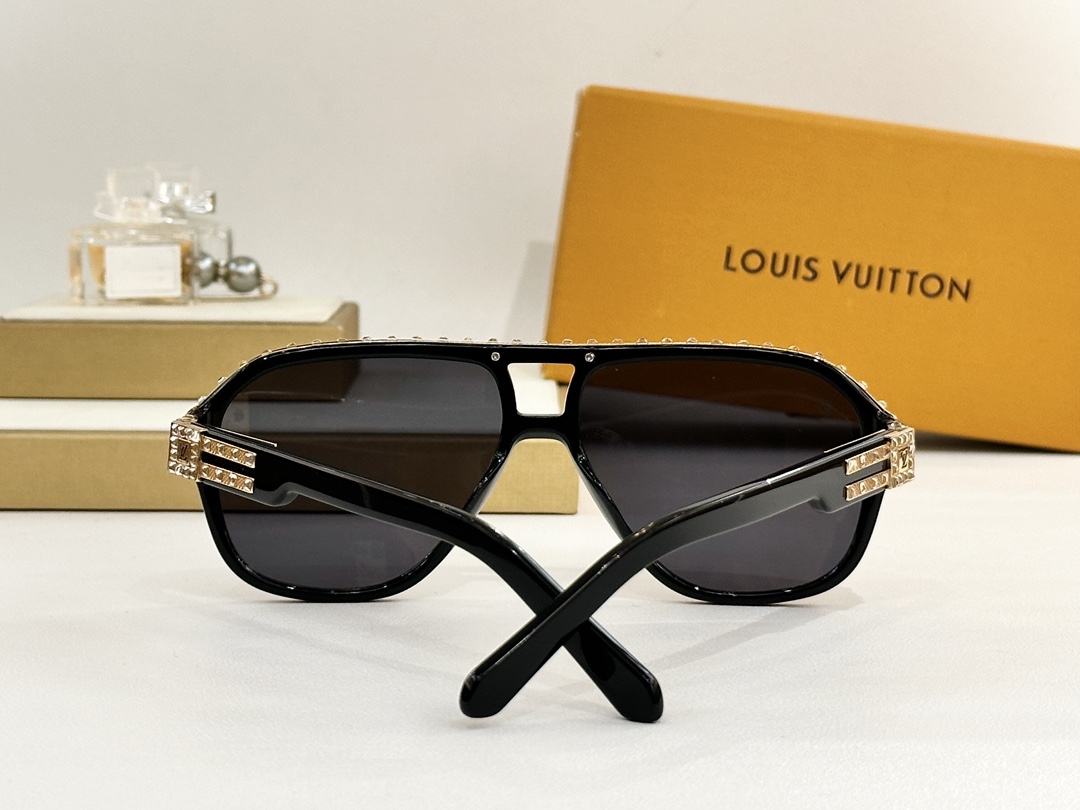LOUIS VUITTO* MODEL：Z2011USIZE：60口15-142