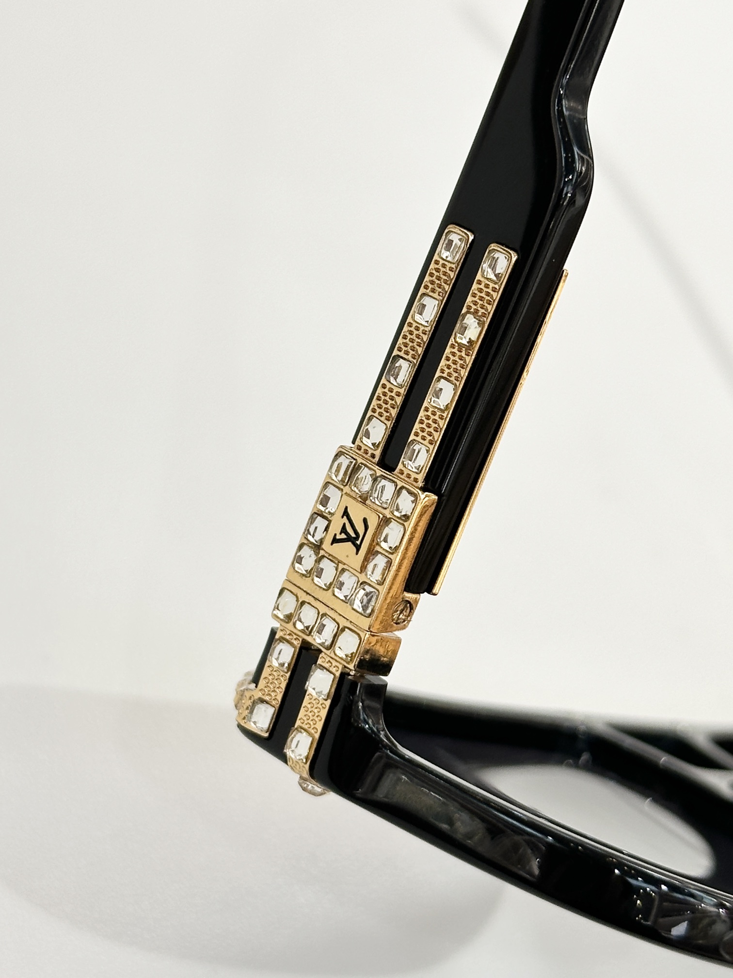 LOUIS VUITTO* MODEL：Z2011USIZE：60口15-142