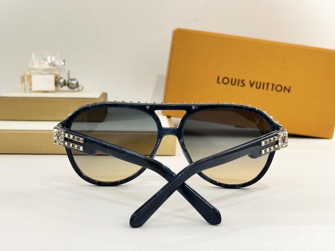 LOUIS VUITTO* MODEL：Z2009USIZE：59口16-142