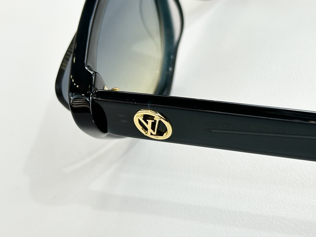 LOUIS VUITTO*MODEL：Z2179USIZE：127口0-135