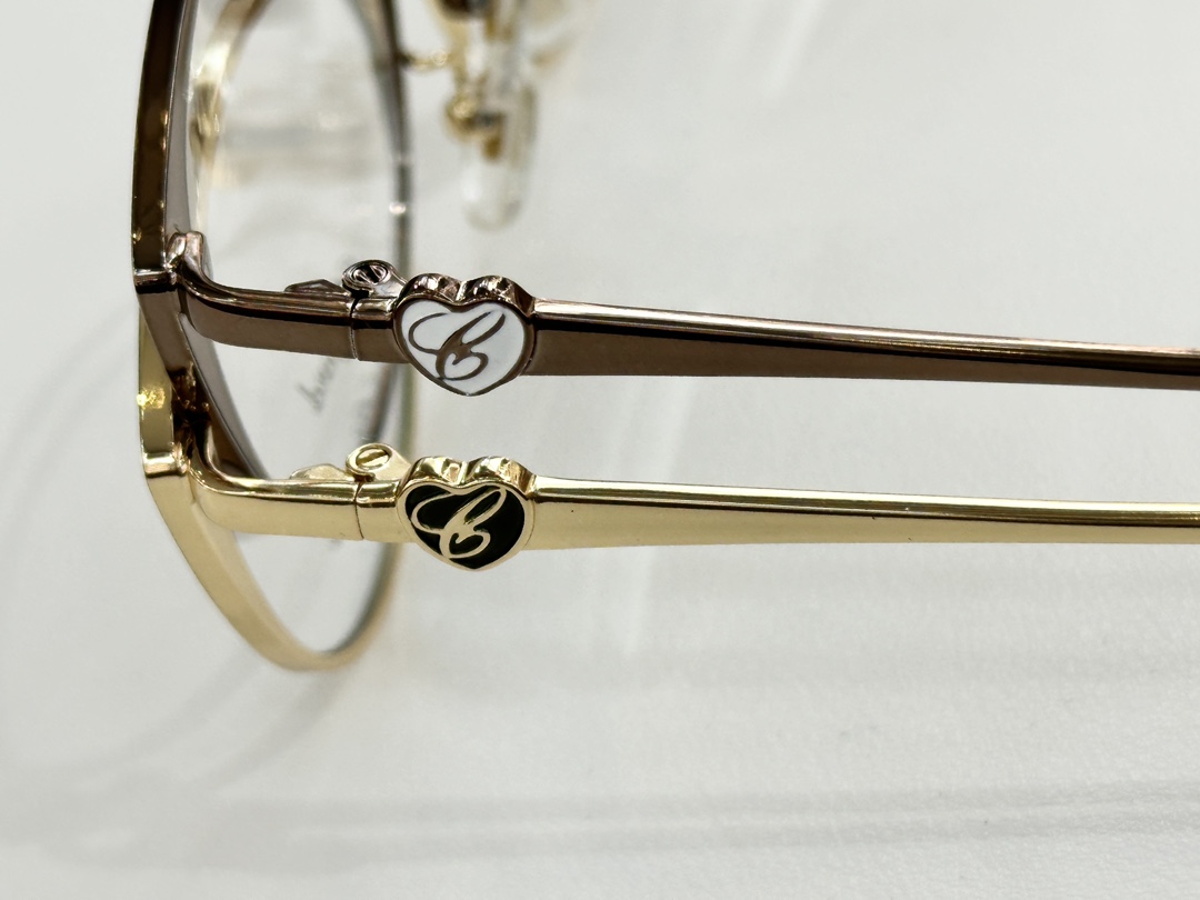 𝘾𝙃𝙊𝙋𝘼𝙍𝘿MOD：VCHF69JSize：54口18 140