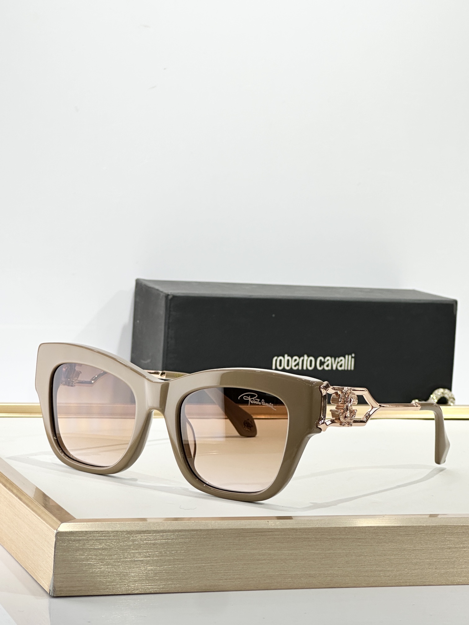 Roberto Cavalie*MODEL：SRC130MSIZE：52口21-135