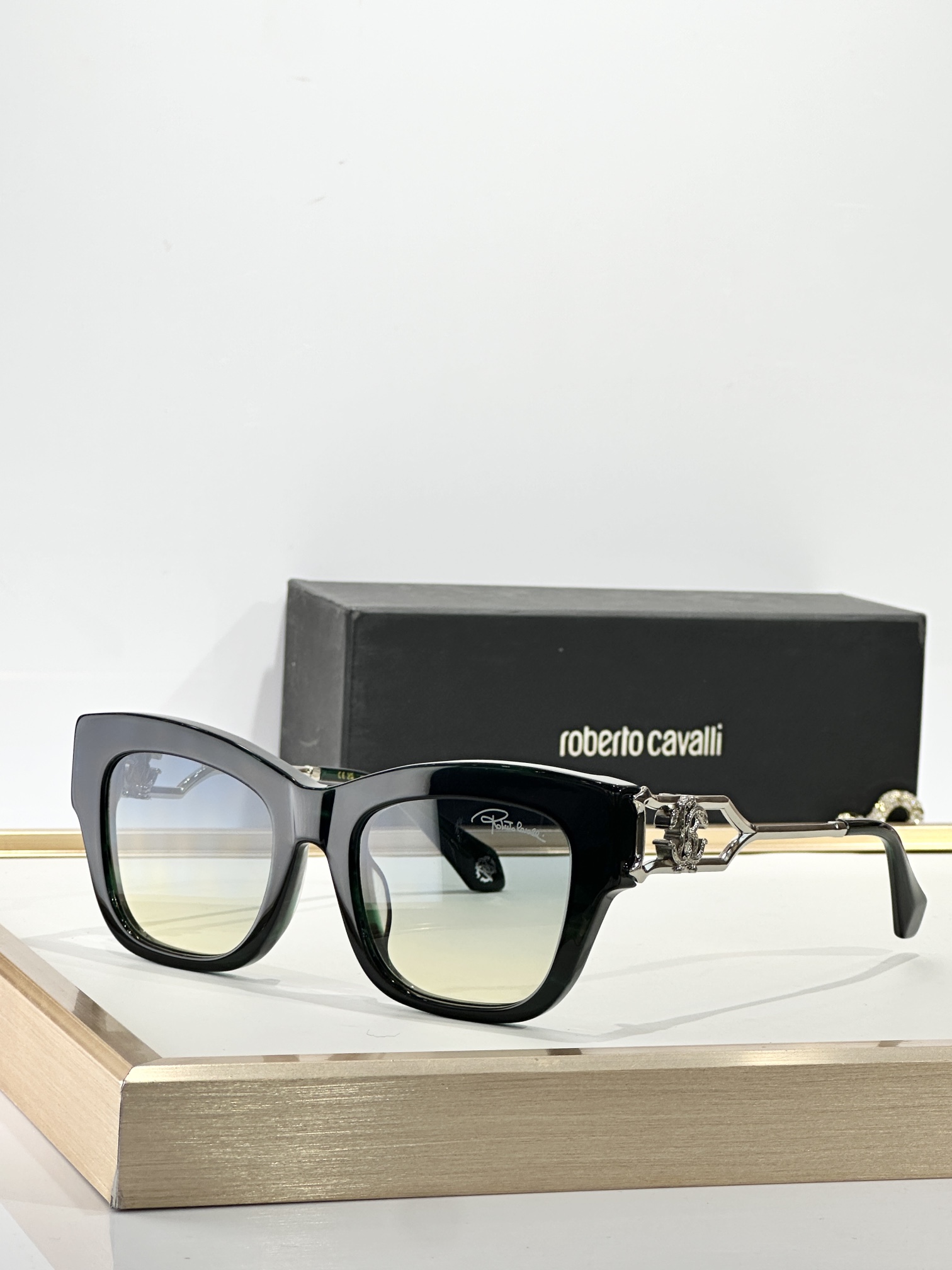 Roberto Cavalie*MODEL：SRC130MSIZE：52口21-135