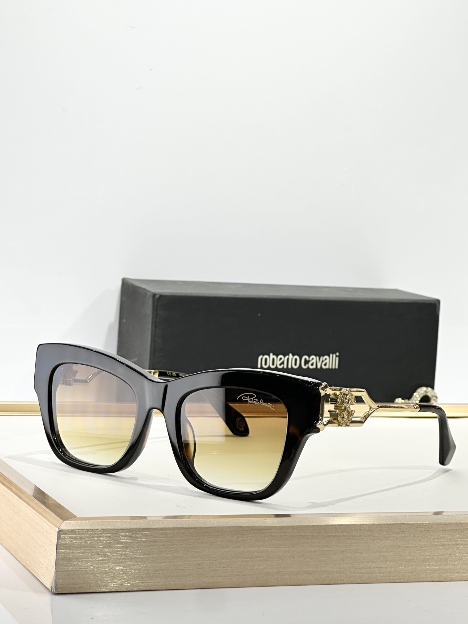 Roberto Cavalie*MODEL：SRC130MSIZE：52口21-135