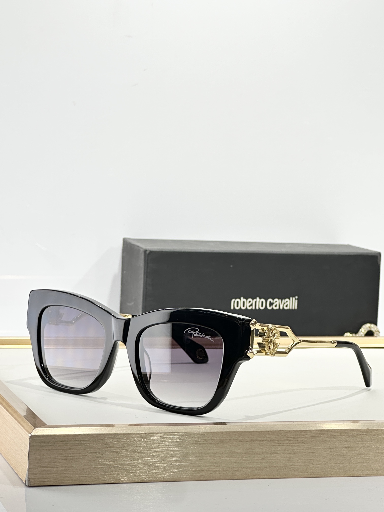 Roberto Cavalie*MODEL：SRC130MSIZE：52口21-135