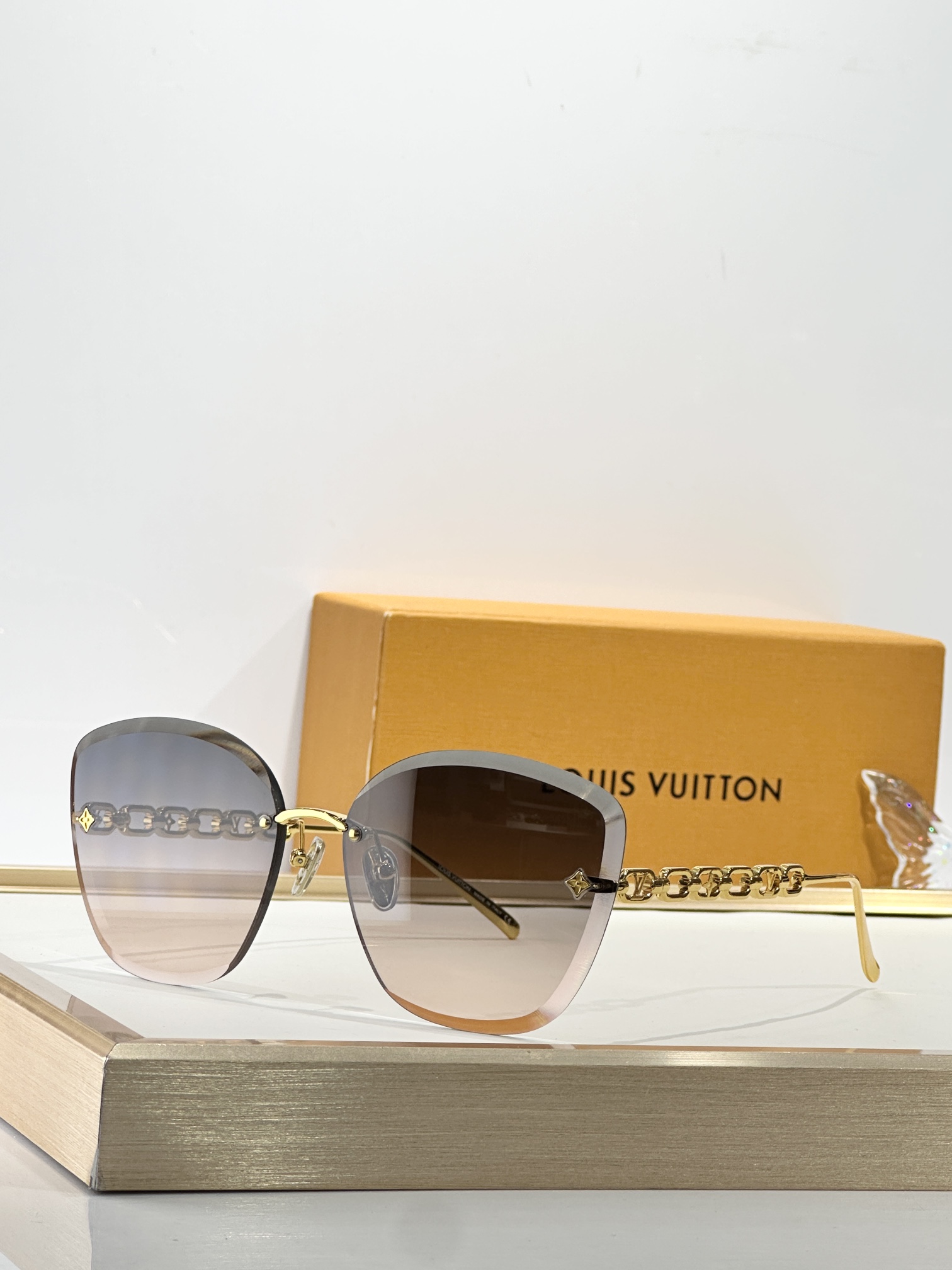 LOUIS VUITTONMODEL：Z2665USIZE：61口15-140