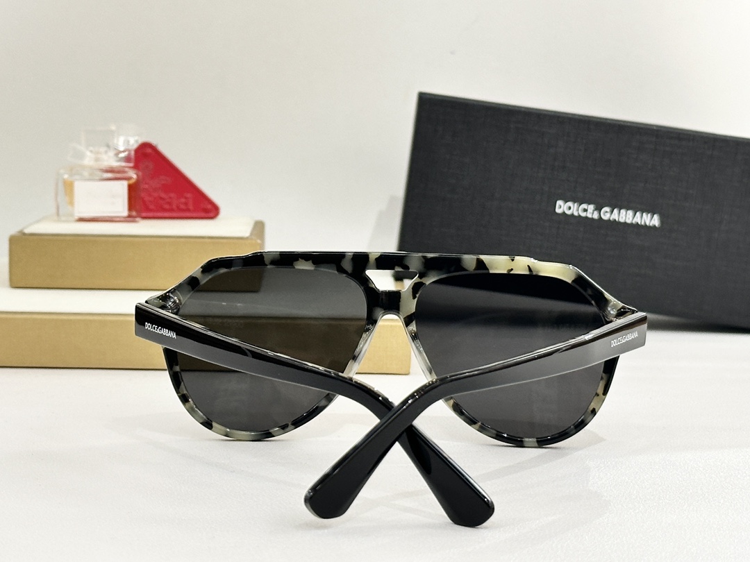 DOLCE & GABBAN* MODEL：DG4452 SIZE：63口13-145
