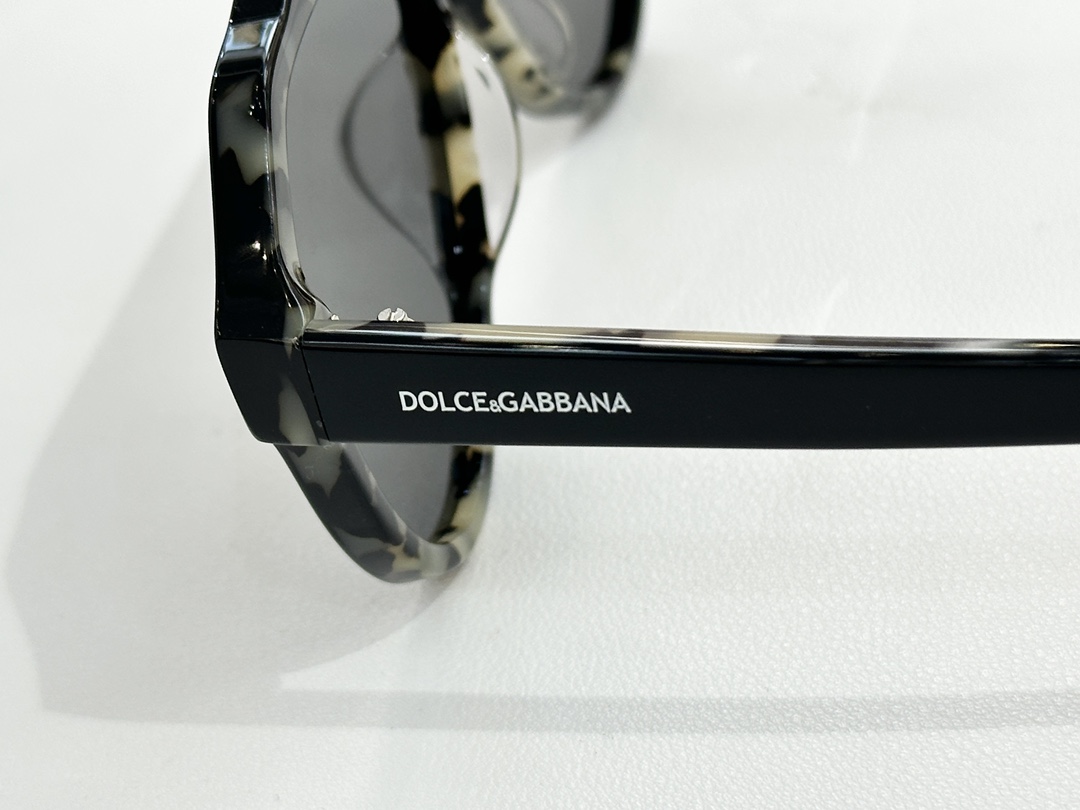 DOLCE & GABBAN* MODEL：DG4452 SIZE：63口13-145