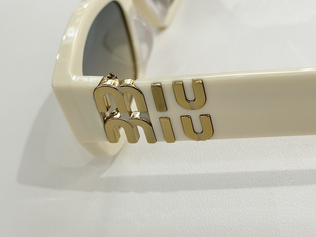 MIU MI* MODEL:SMU B04Size：53口22 135