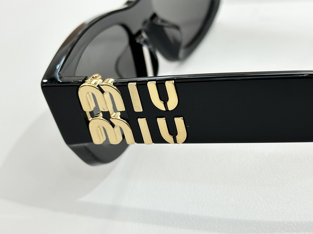 MIU MI* MODEL:SMU B04Size：53口22 135