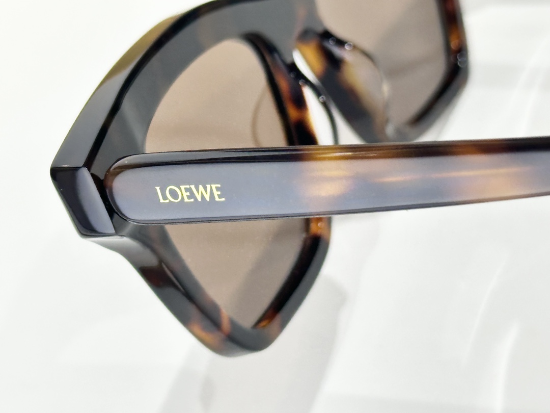 。LOEWE MODEL：LW40177ISIZE：53口18-140