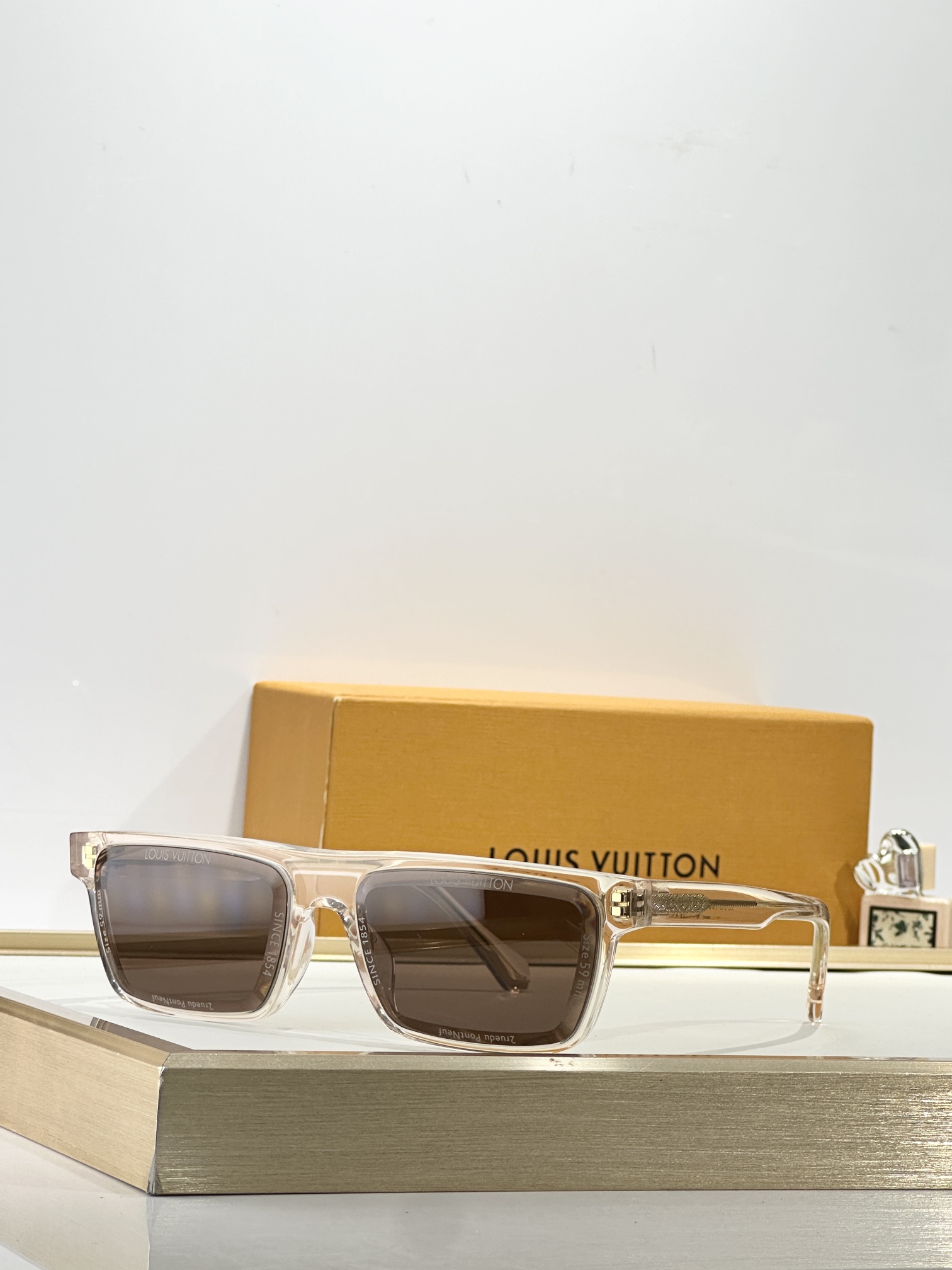 LOUIS VUITTO*MODEL：Z2980USIZE：59口16-145