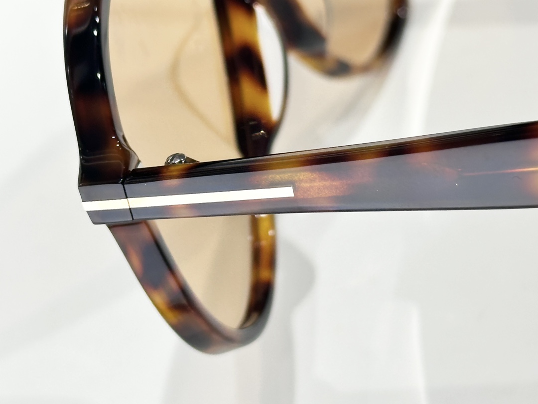 𝑻𝒐𝒎 𝑭𝒐𝒓𝒅 MOD：FT1211SIZE: 65-5-140