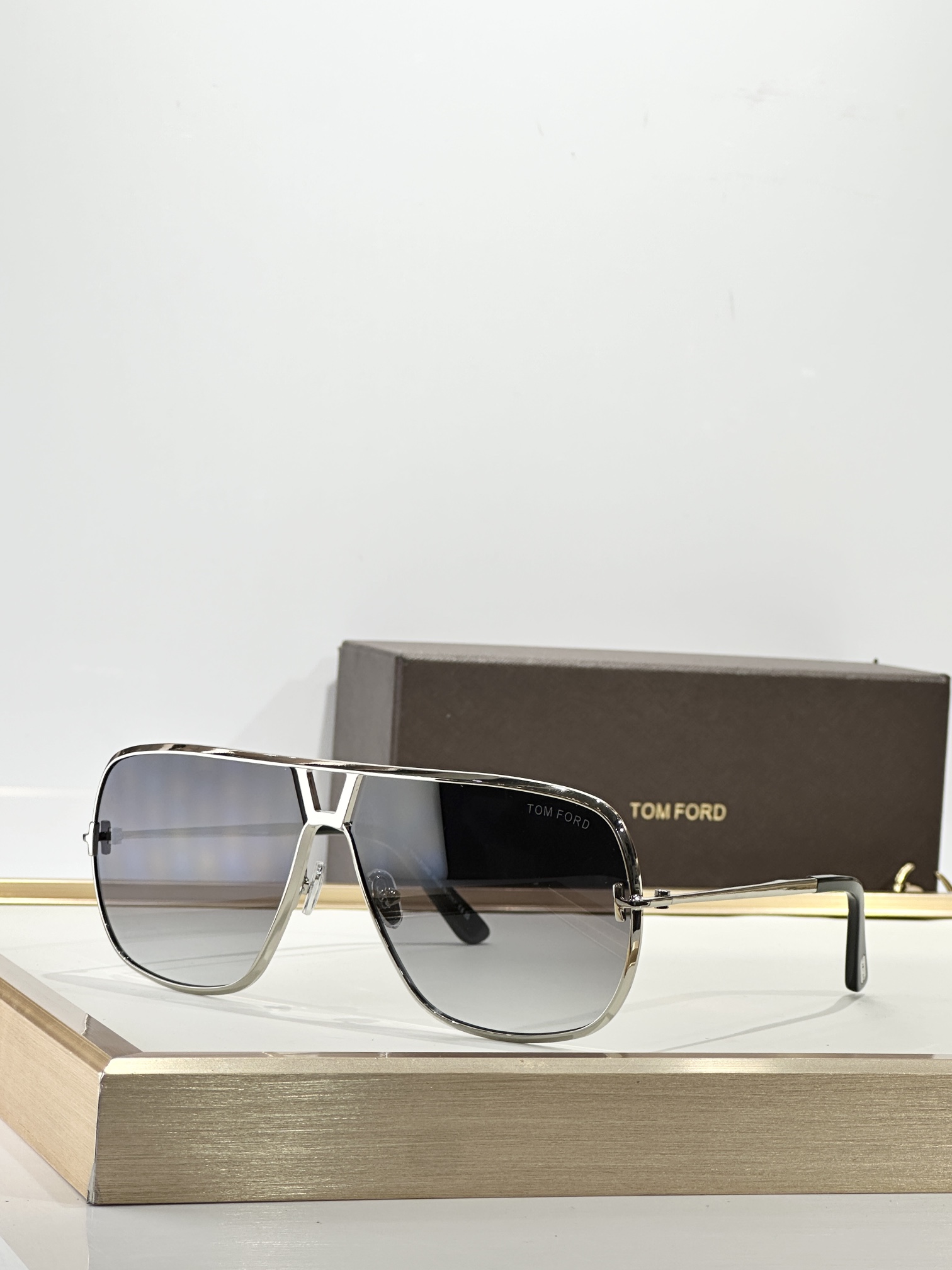 𝐓𝐎𝐌 𝐅𝐎𝐑𝐃Mod：TF1204Size：63口11 140