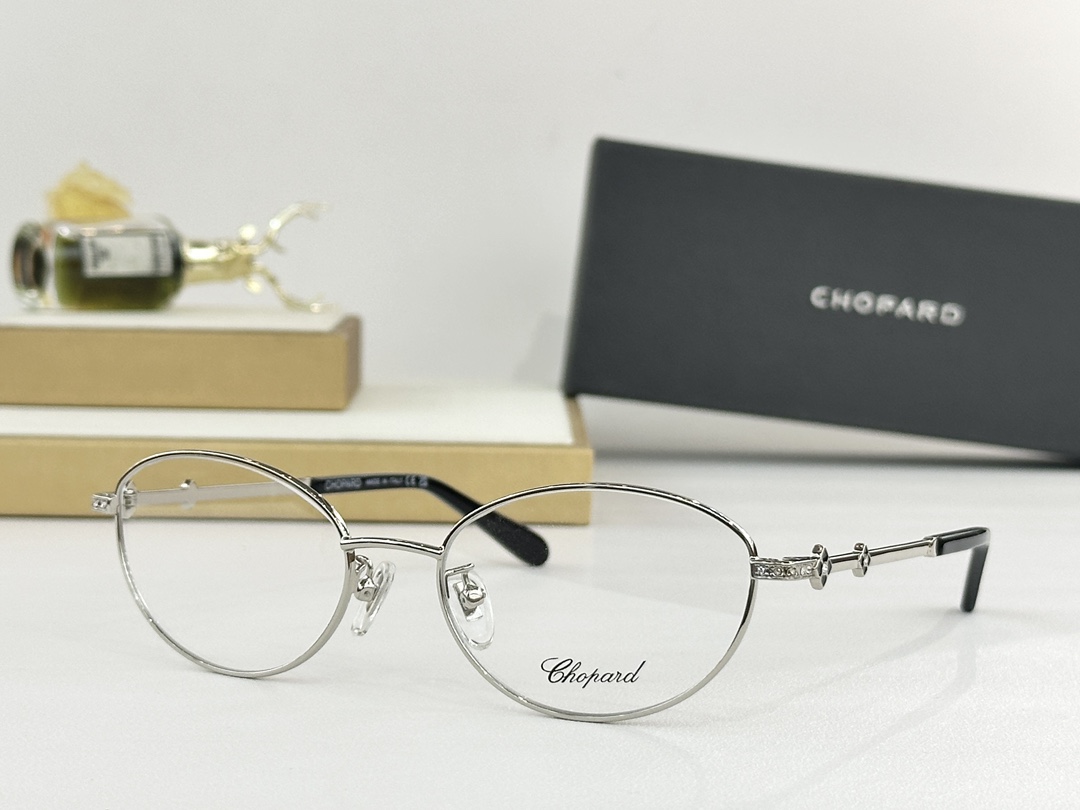 𝘾𝙃𝙊𝙋𝘼𝙍𝘿 MOD：VCHA52JSize：53口18 140