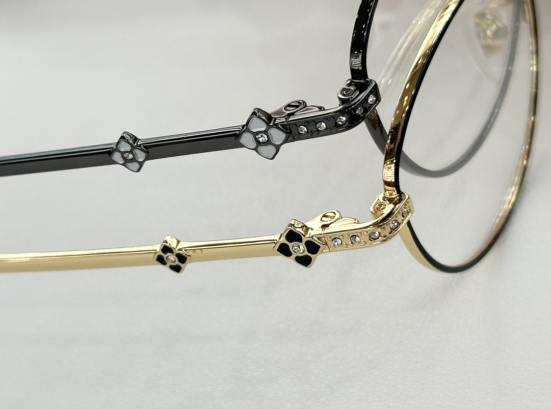 𝘾𝙃𝙊𝙋𝘼𝙍𝘿 MOD：VCHA52JSize：53口18 140