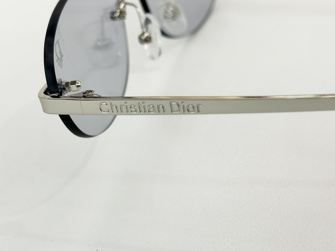 DiorMOD：DIORCAT29GNMSize：58口17 143