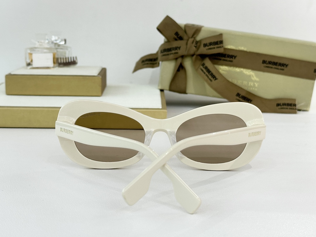 BURBERR*MODEL：BE6007SIZE：54口61-145