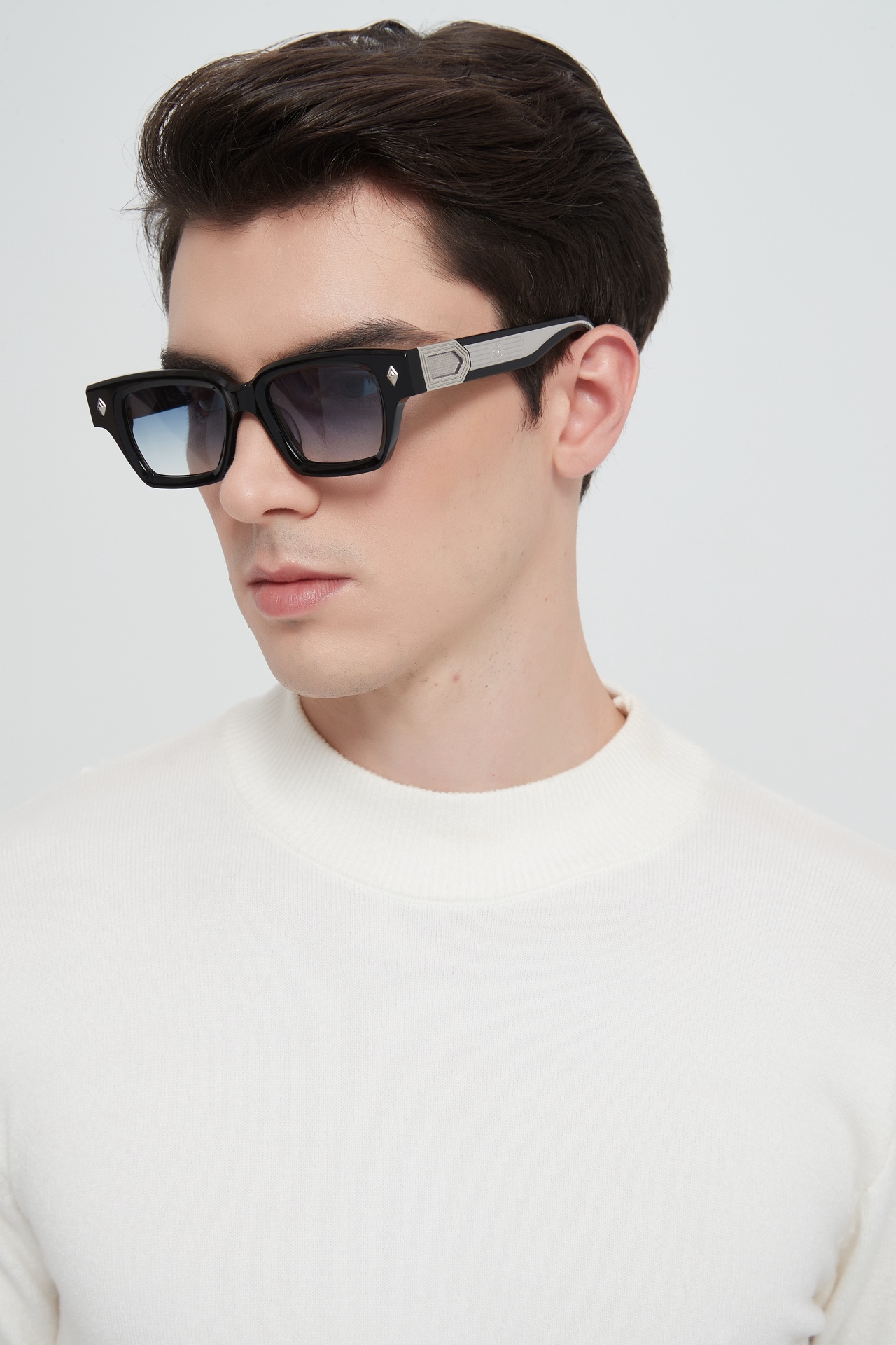 John DaliaMODEL：Project3SIZE：51口19-145盒子另计