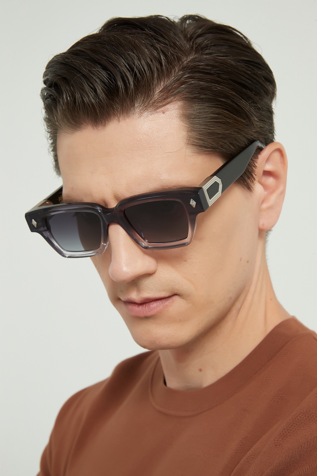 John DaliaMODEL：Project3SIZE：51口19-145盒子另计