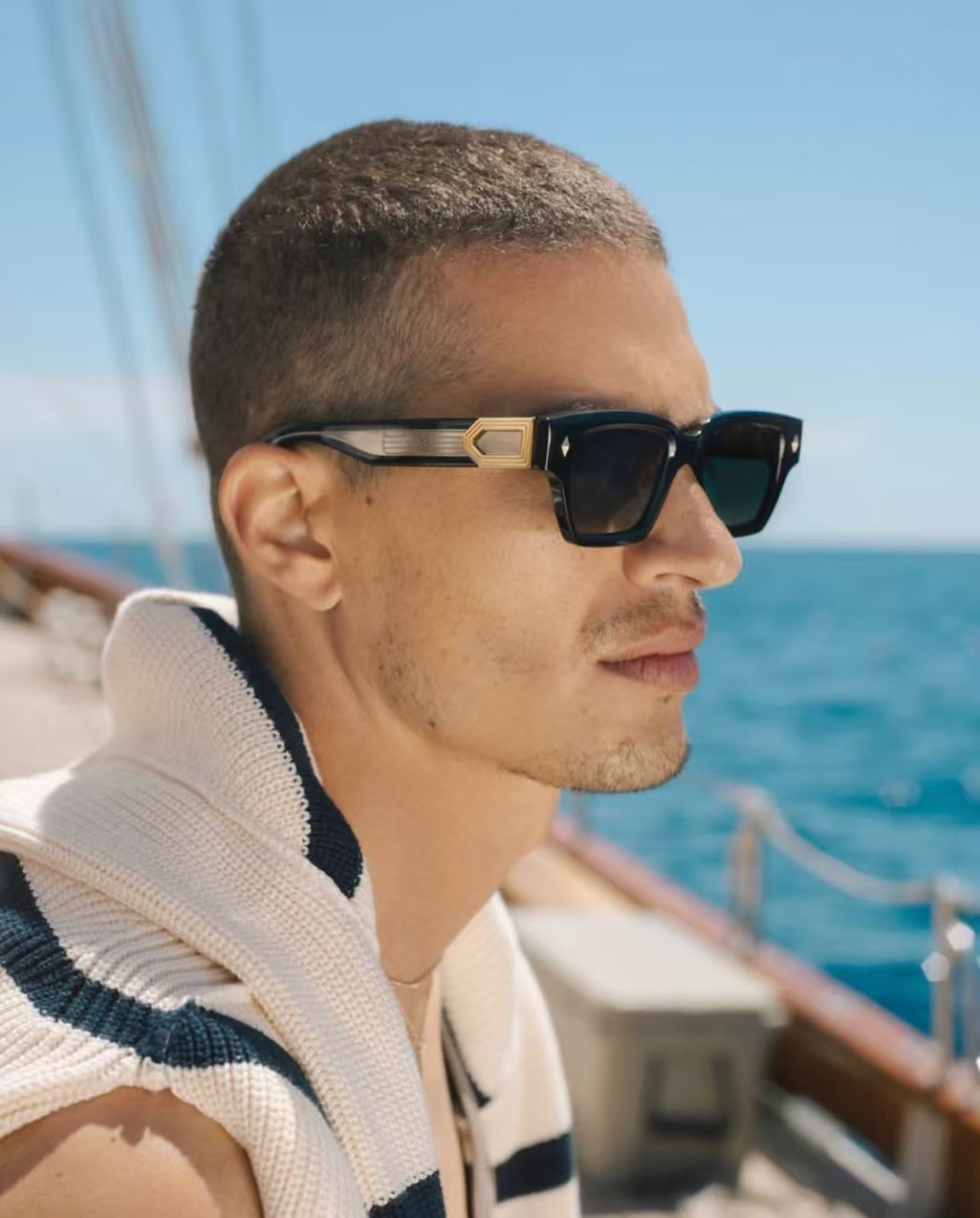 John DaliaMODEL：Project3SIZE：51口19-145盒子另计