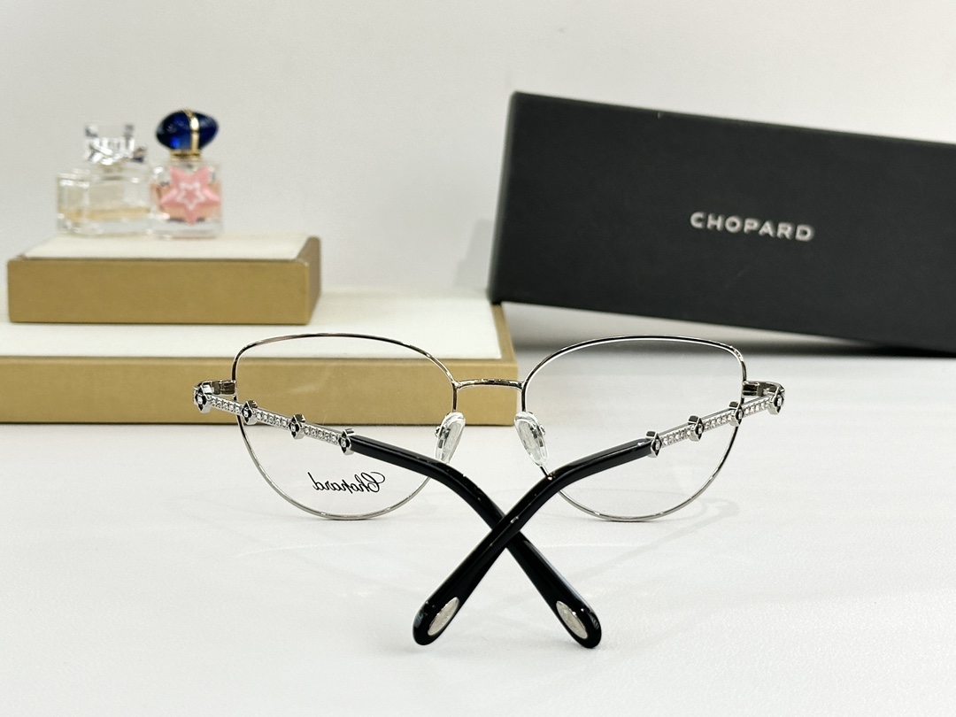 𝘾𝙃𝙊𝙋𝘼𝙍𝘿 MOD：SCHG957Size：54口17 146