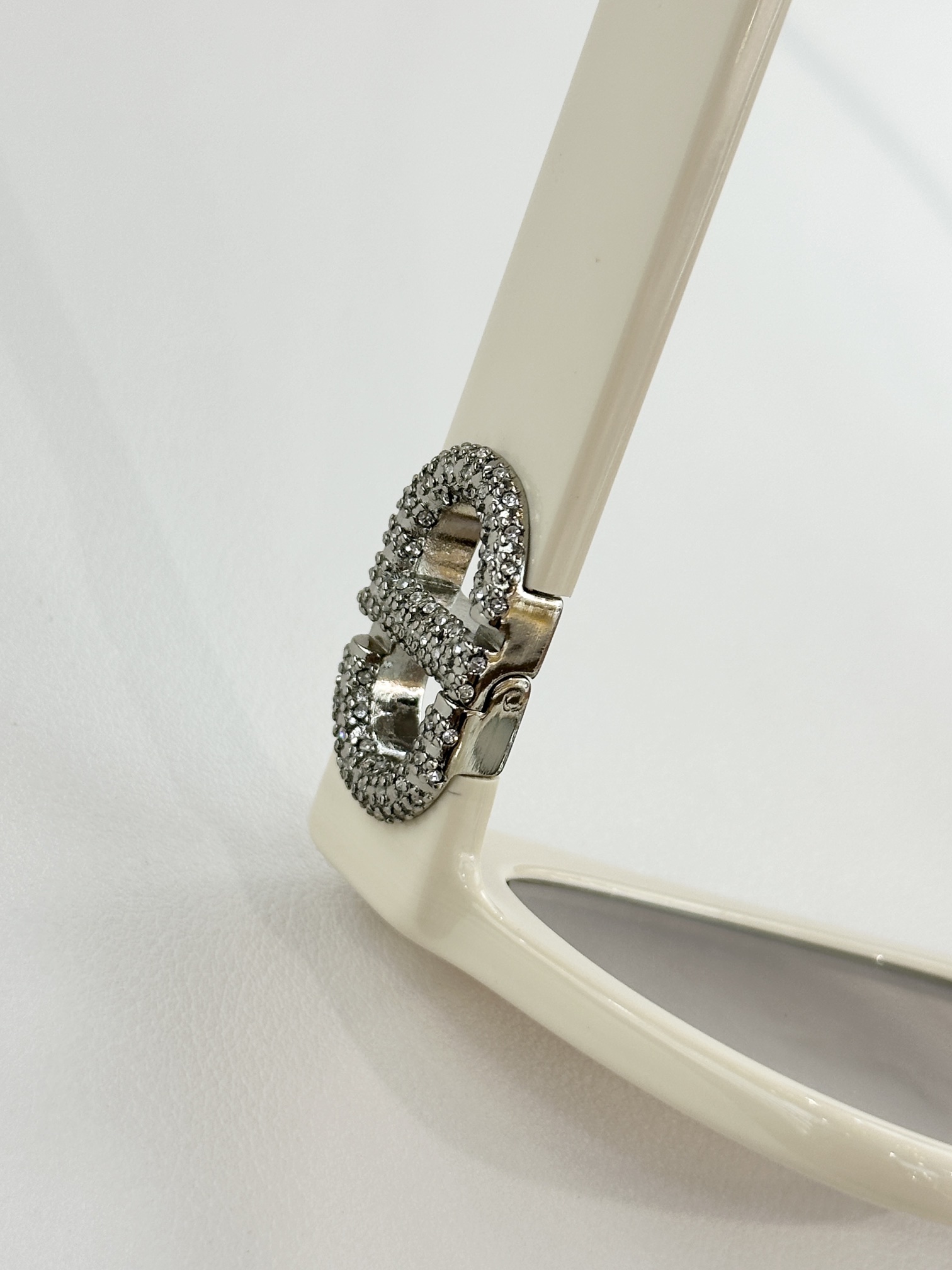 DIORMODEL：DSGTA20UCRSIZE：55口18-135