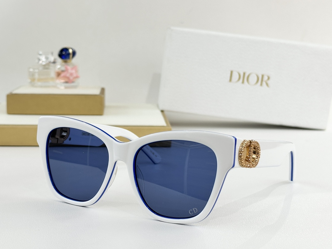 DIORMODEL：DSGTA20UCRSIZE：55口18-135