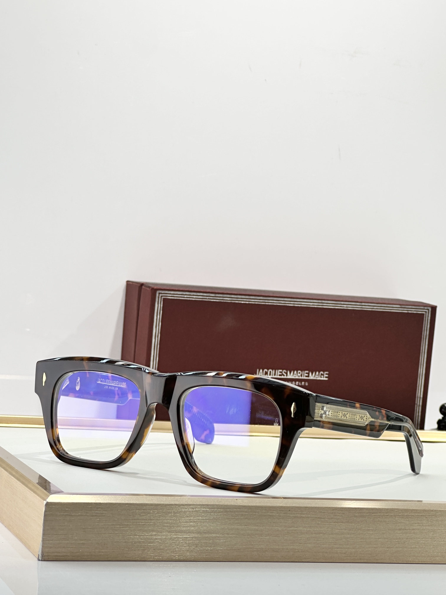 JACQUES MARIE MAGE日本手工眼镜 CASH 太阳镜的设计灵感源自约翰尼·卡什 (John