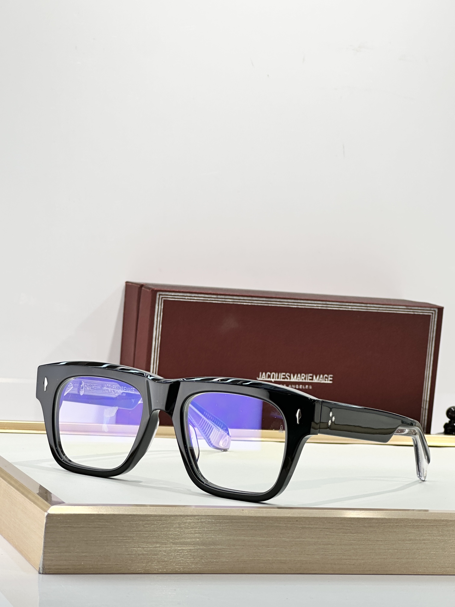 JACQUES MARIE MAGE日本手工眼镜 CASH 太阳镜的设计灵感源自约翰尼·卡什 (John