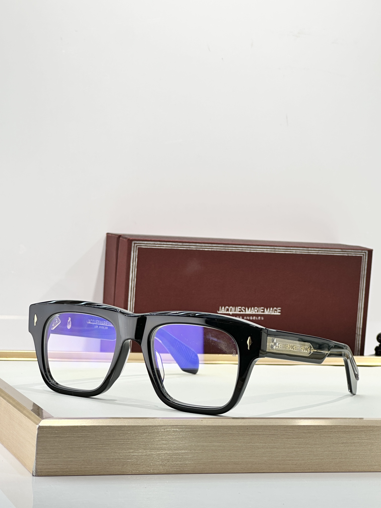 JACQUES MARIE MAGE日本手工眼镜 CASH 太阳镜的设计灵感源自约翰尼·卡什 (John