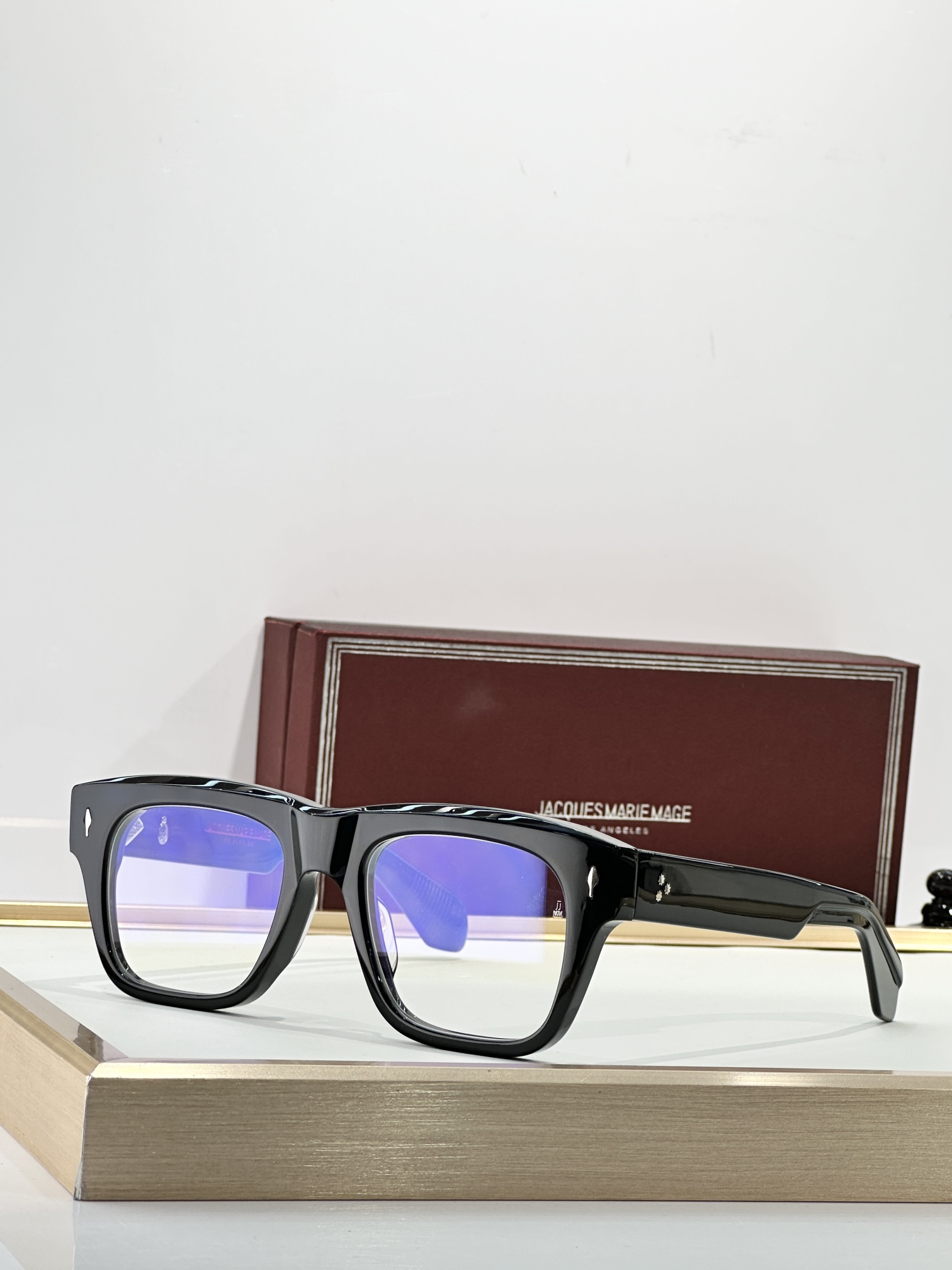 JACQUES MARIE MAGE日本手工眼镜 CASH 太阳镜的设计灵感源自约翰尼·卡什 (John