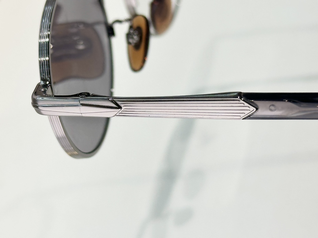 DAVID BECKHAMMOD：DB 1196/SSize：52口22 145