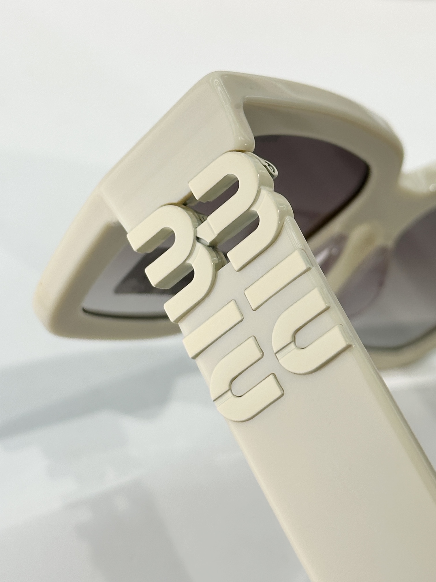 MIUMI*MOD：MU B05SSize：51口21 140