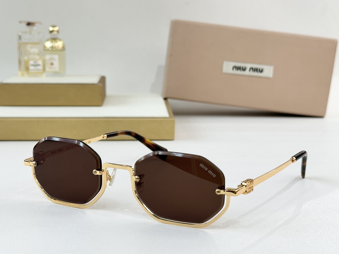 。 MIU MI*MODEL:MU 1747SSIZE：52口23-145