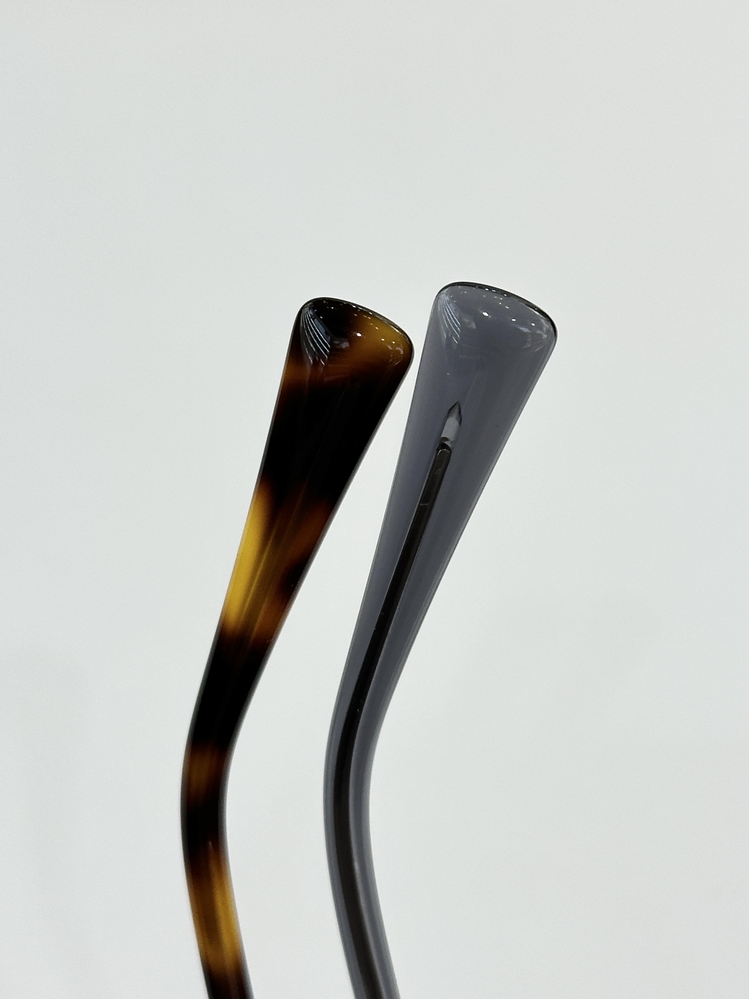 。 MIU MI*MODEL:MU 1747SSIZE：52口23-145