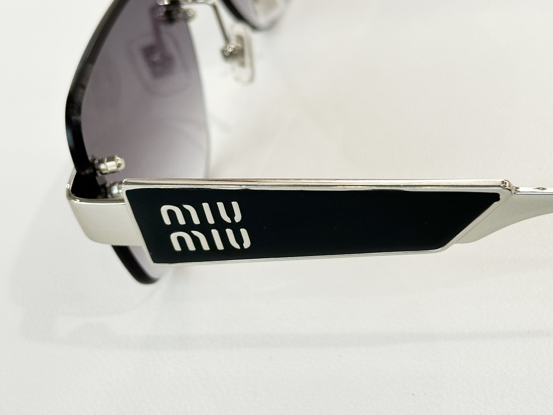 MIU MIUMOD：MU 1709LVSize：57口17 145