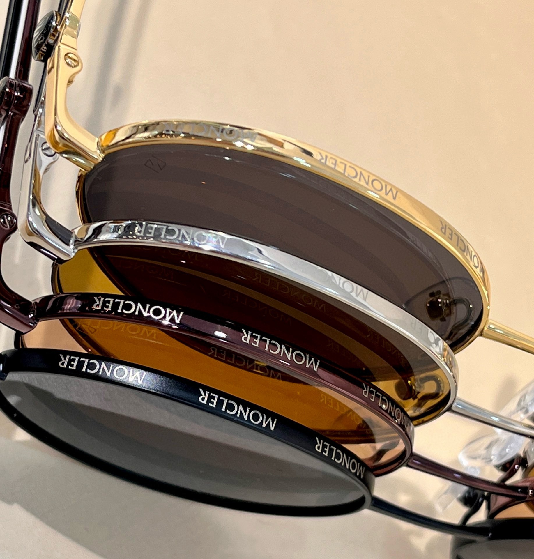 开春齐色到MONCLERMod: ML0224 size:52-19-145