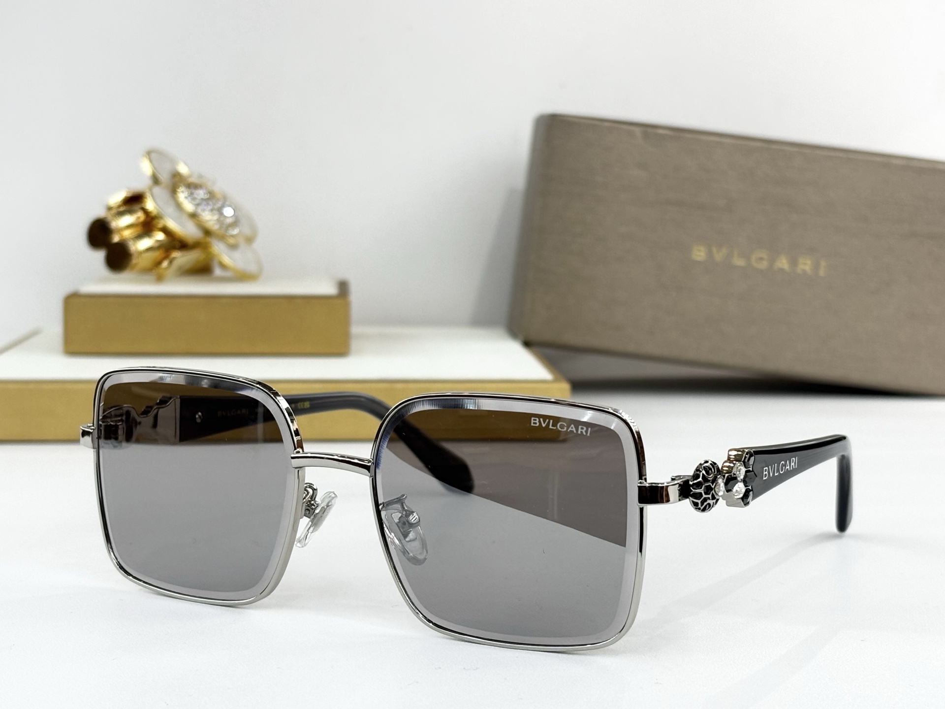 BVLGAR*MODEL：BV 1810LUSIZE：56口18-145