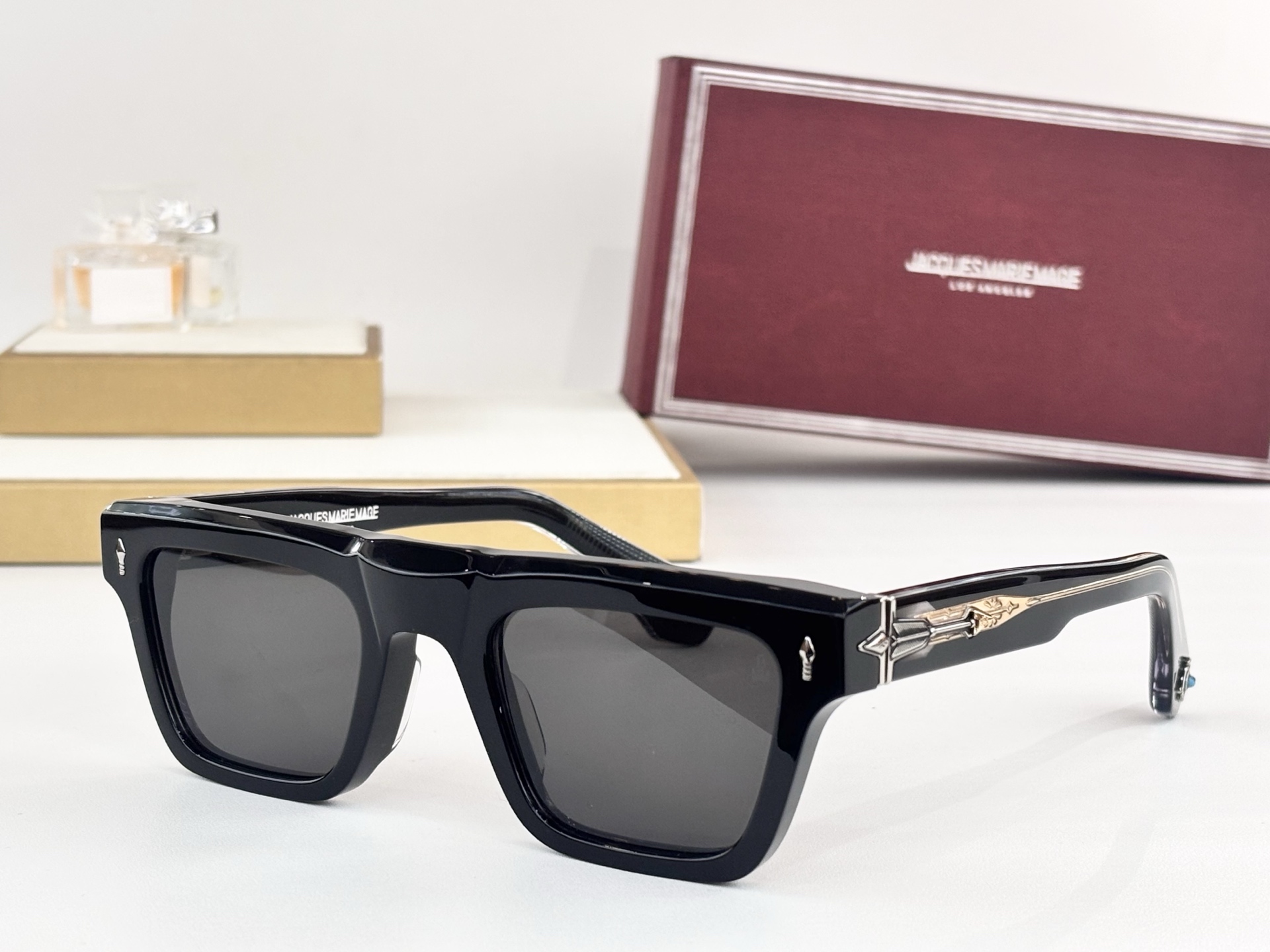 JACQUES MARIE MAG*MODEL:LARAMIESIZE: 52口