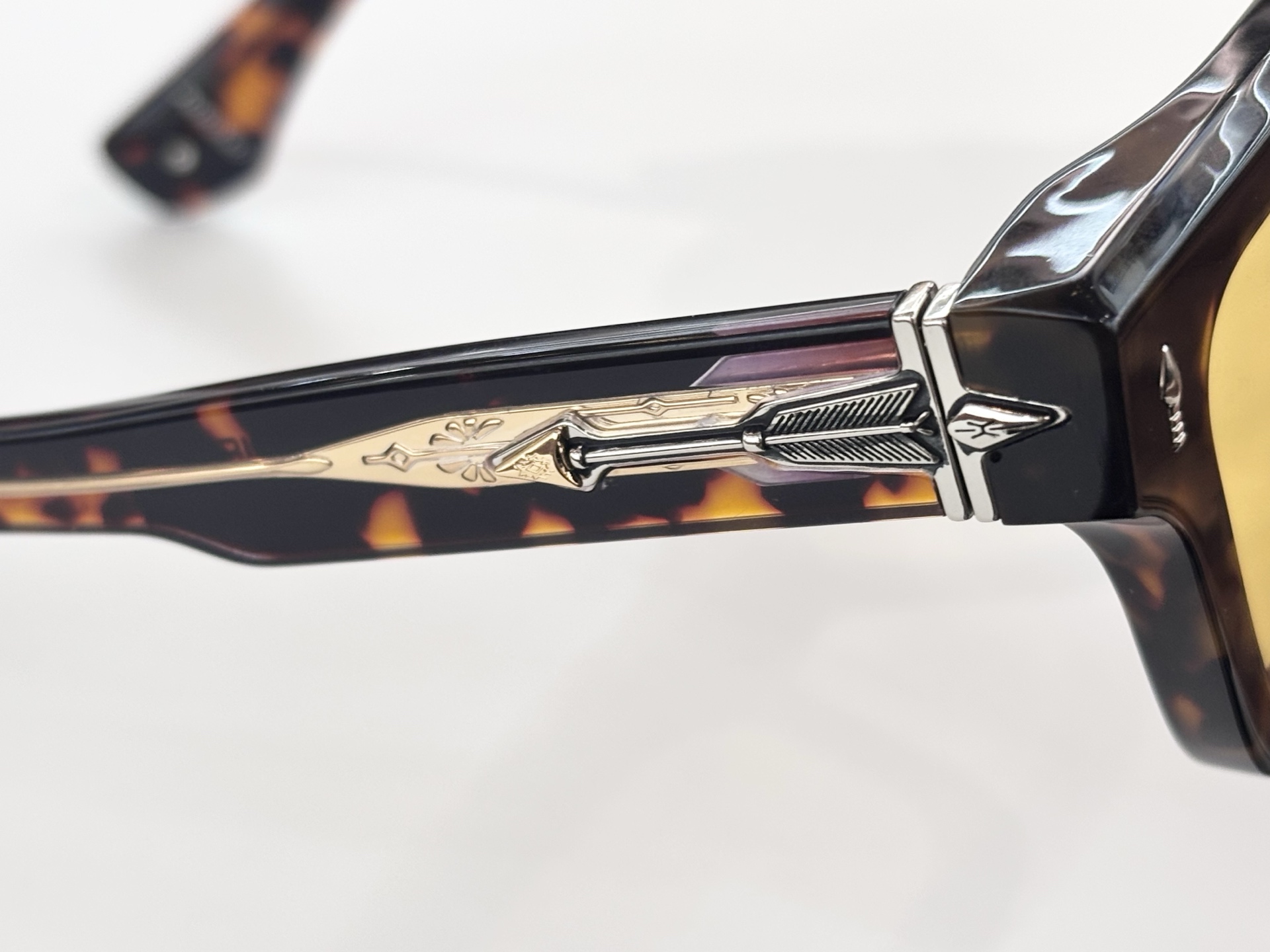 JACQUES MARIE MAG*MODEL:LARAMIESIZE: 52口