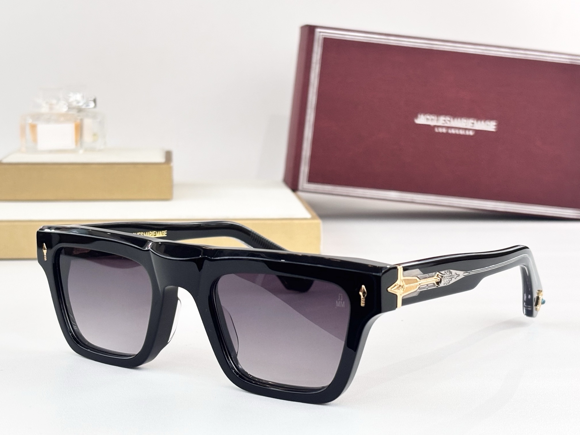 JACQUES MARIE MAG*MODEL:LARAMIESIZE: 52口